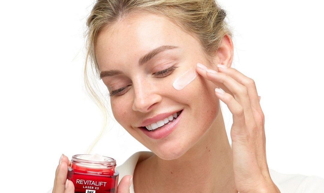 Cuándo es mejor poner la vitamina C: por la mañana o por la noche | L’Oréal Paris